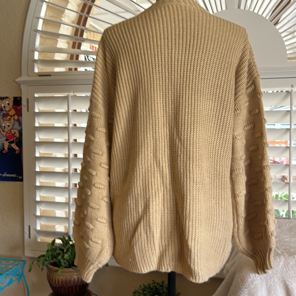 Dark tan sweater.  Size L - Picture 3 of 3